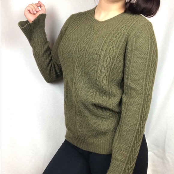J. Crew Sweaters - 5 for 25$ 💜J. Crew green knit slight bell sleeve